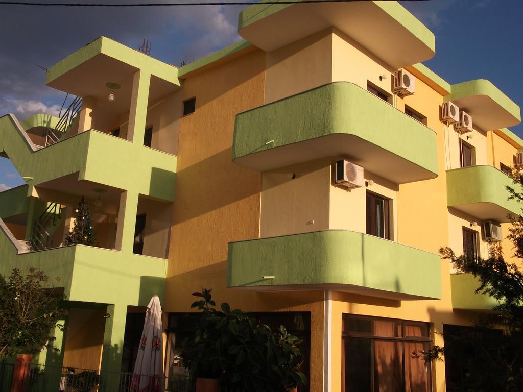 קסאמיל Tani'S Guesthouse מראה חיצוני תמונה